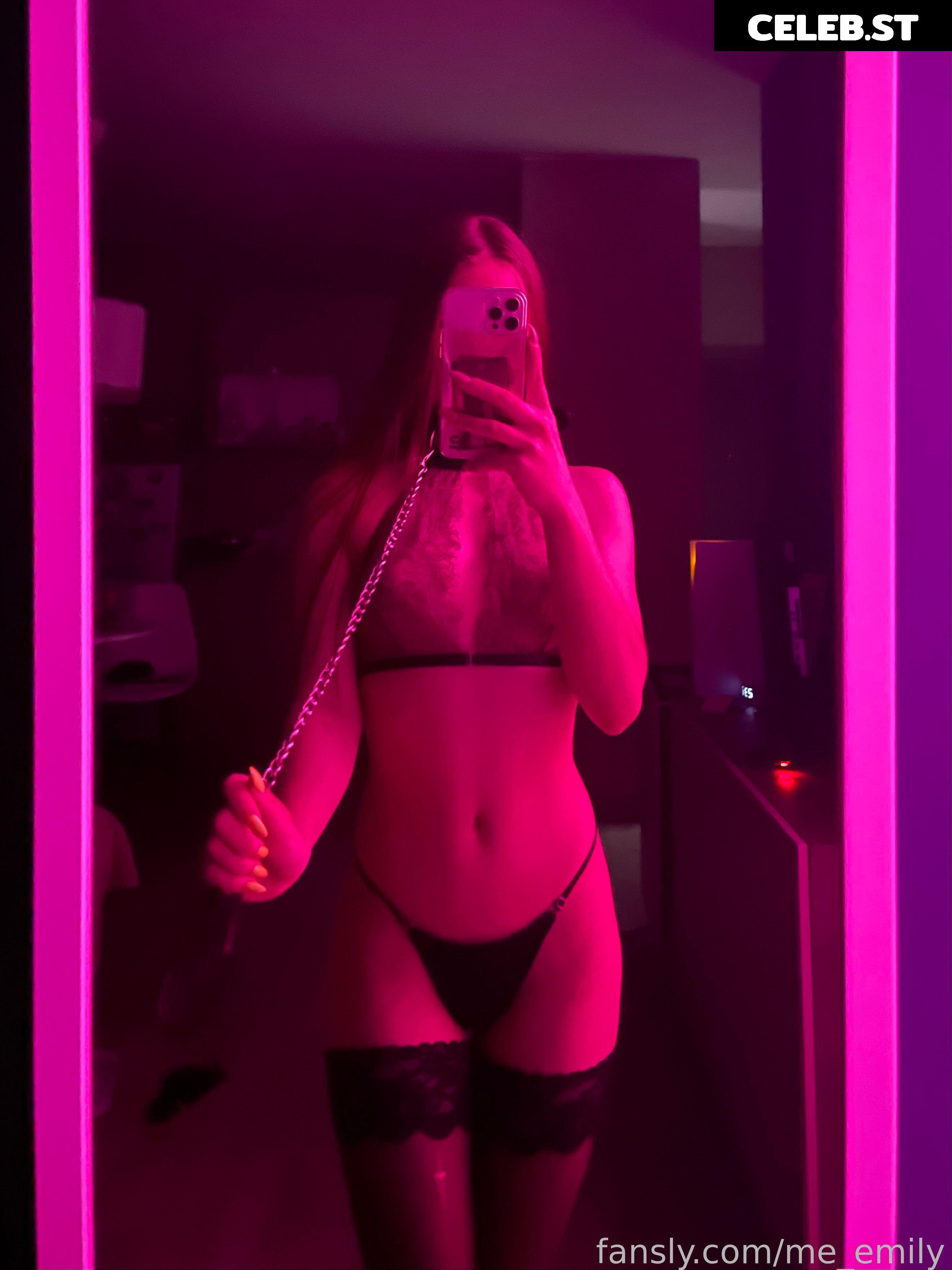 Tinyangelx | Me_Emily | tiny_angel | _rileyreid_ Image 25311857