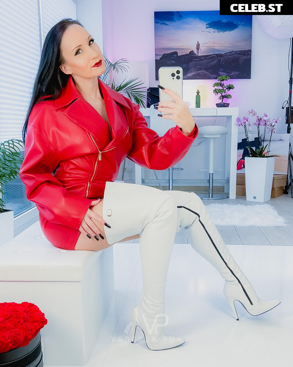 Vanessa Pur Image 2532991