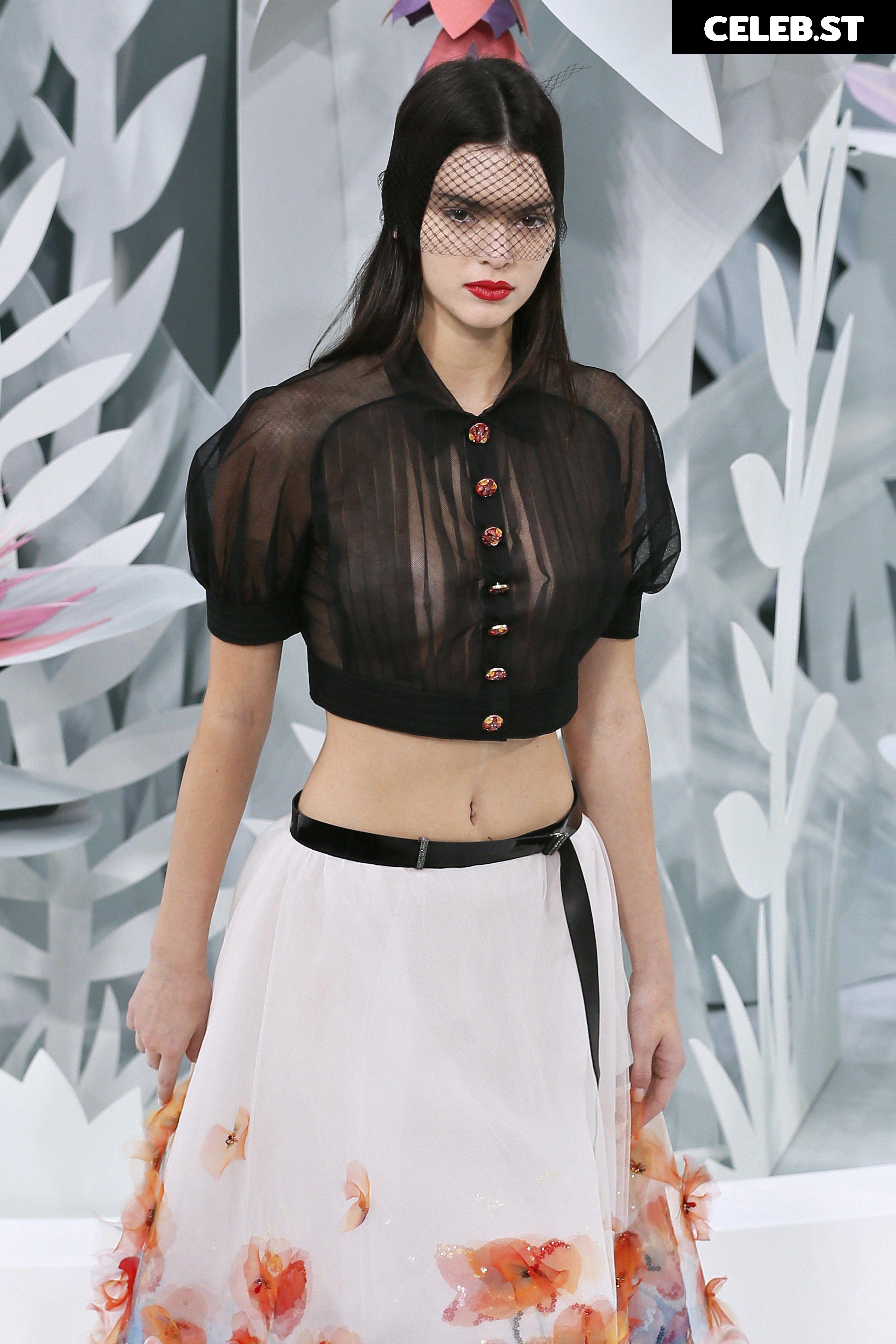 Kendall Jenner Image 2530405