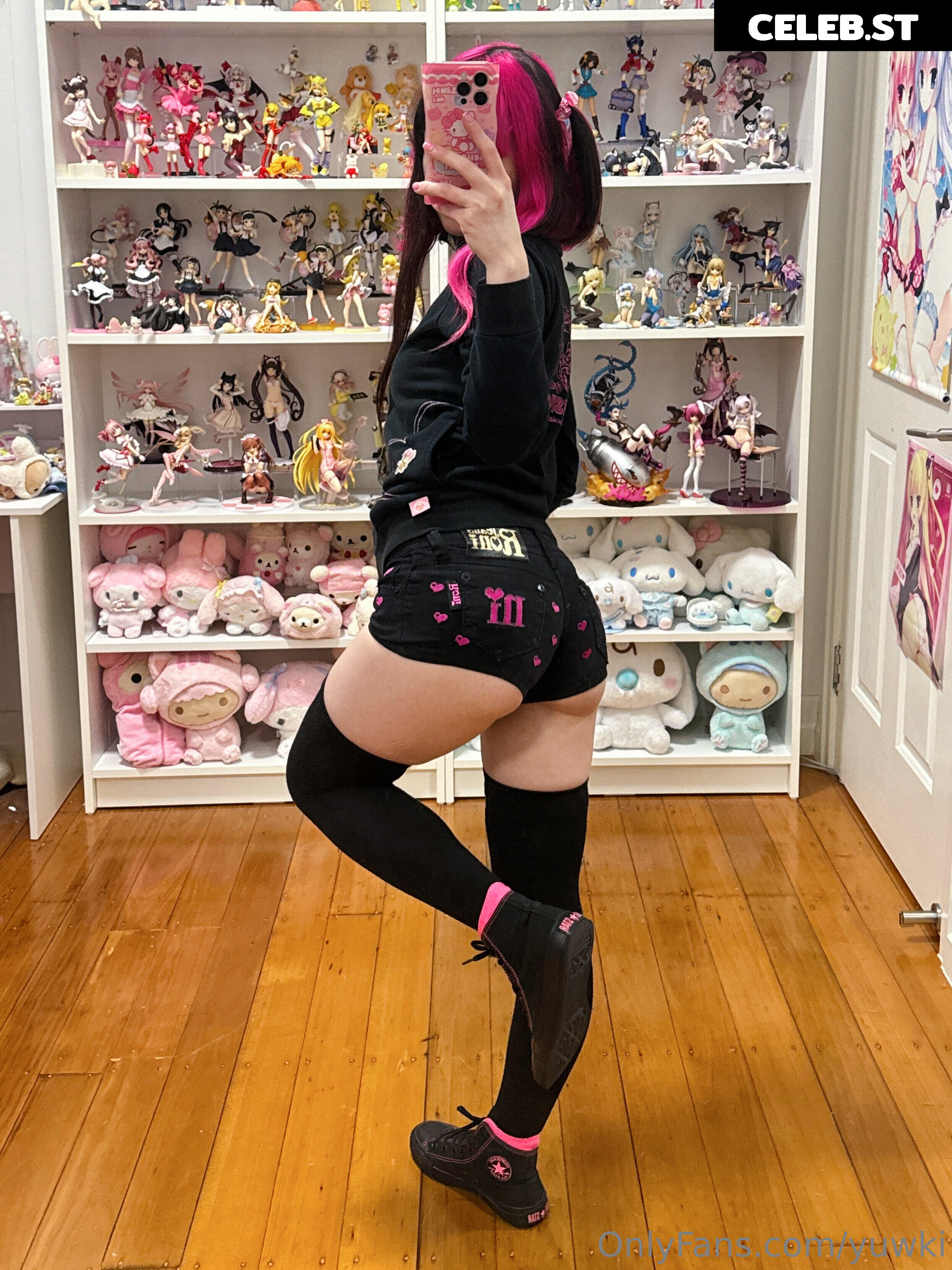 yyuki / kittensulk Image 25307804