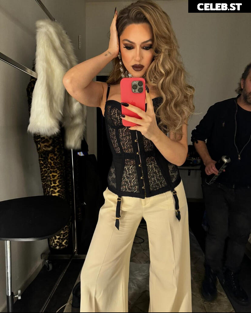 Hadise Image 25156998