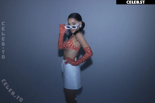 Ariana Grande Image 25176129