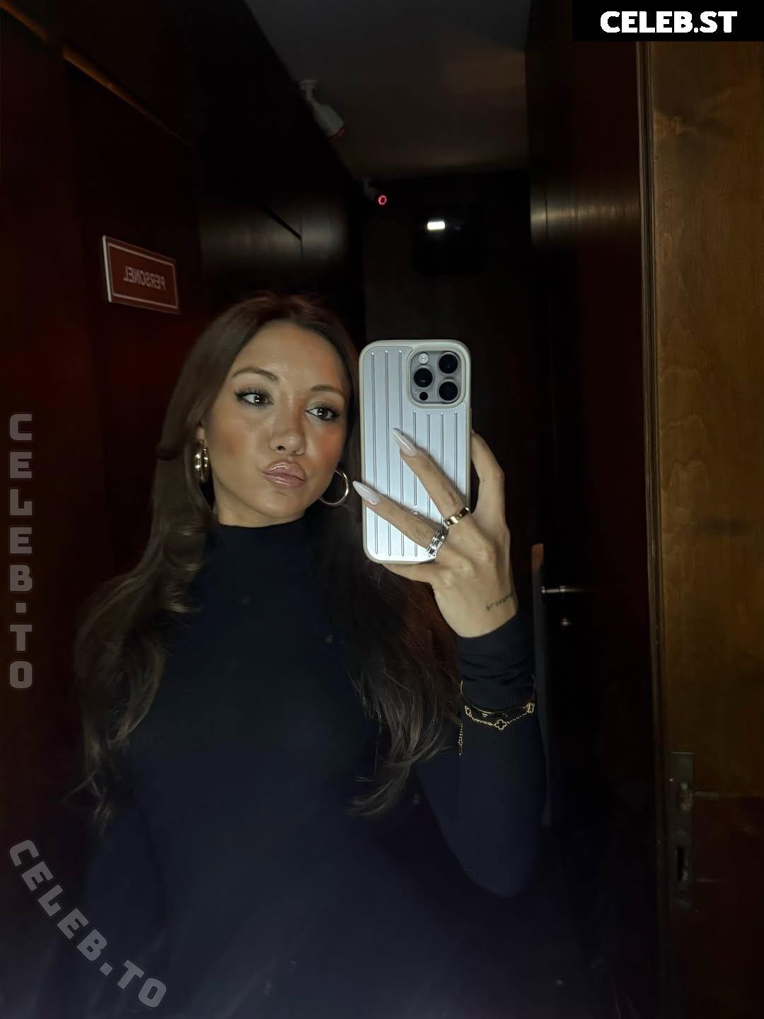Merve Özkan Image 25143071