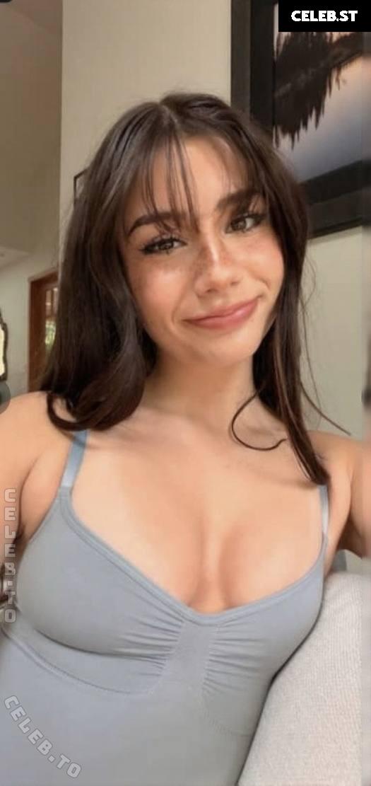 Mikayla Campinos Image 25111174