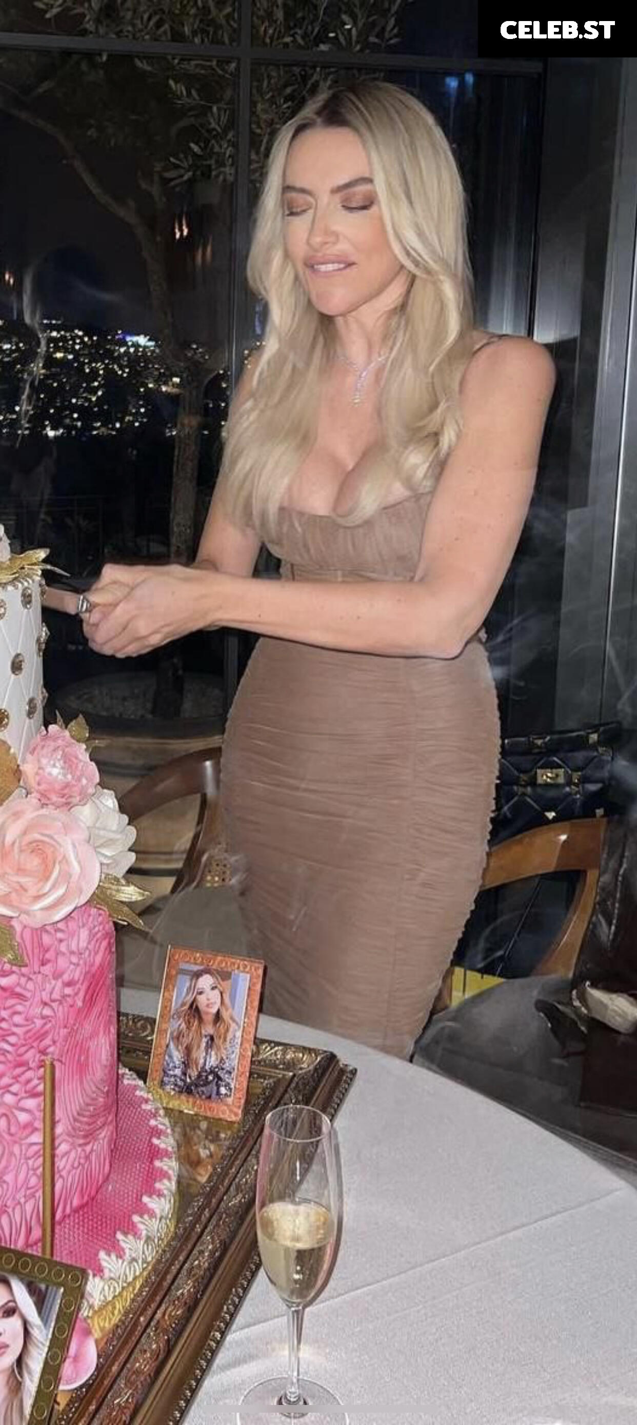 Hadise Image 25125917