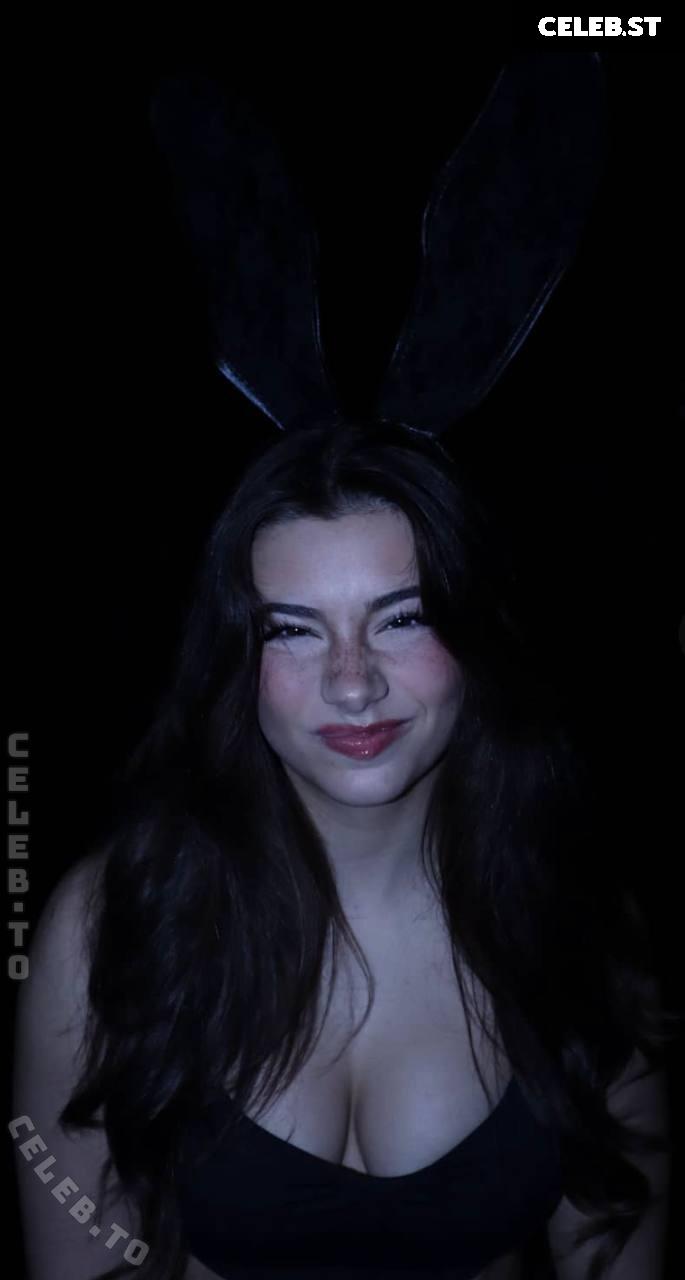 Mikayla Campinos Image 25125616
