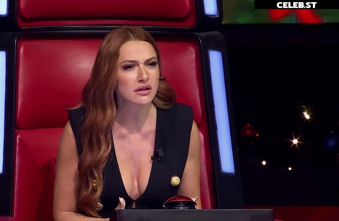 Hadise Image 25125282