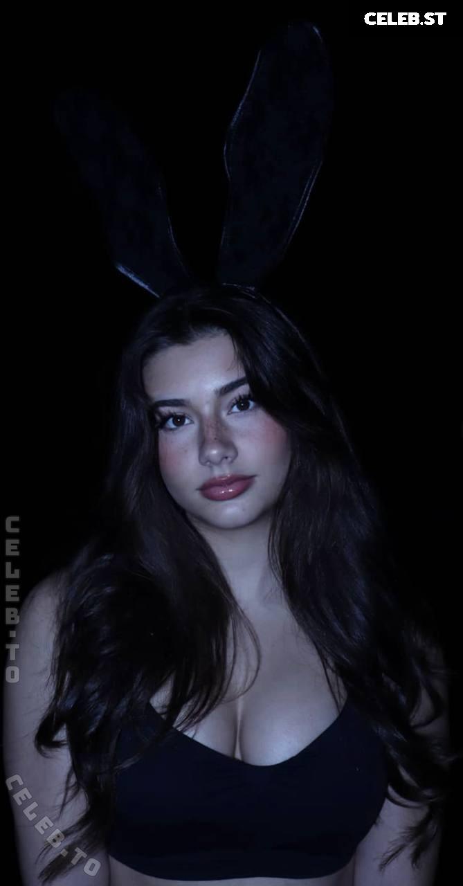 Mikayla Campinos Image 25122980