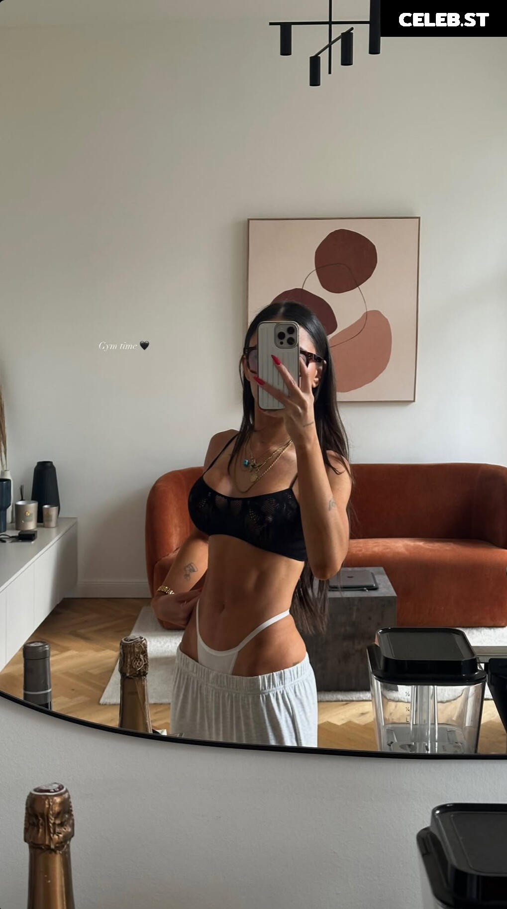 Merve Özkan Image 25129682