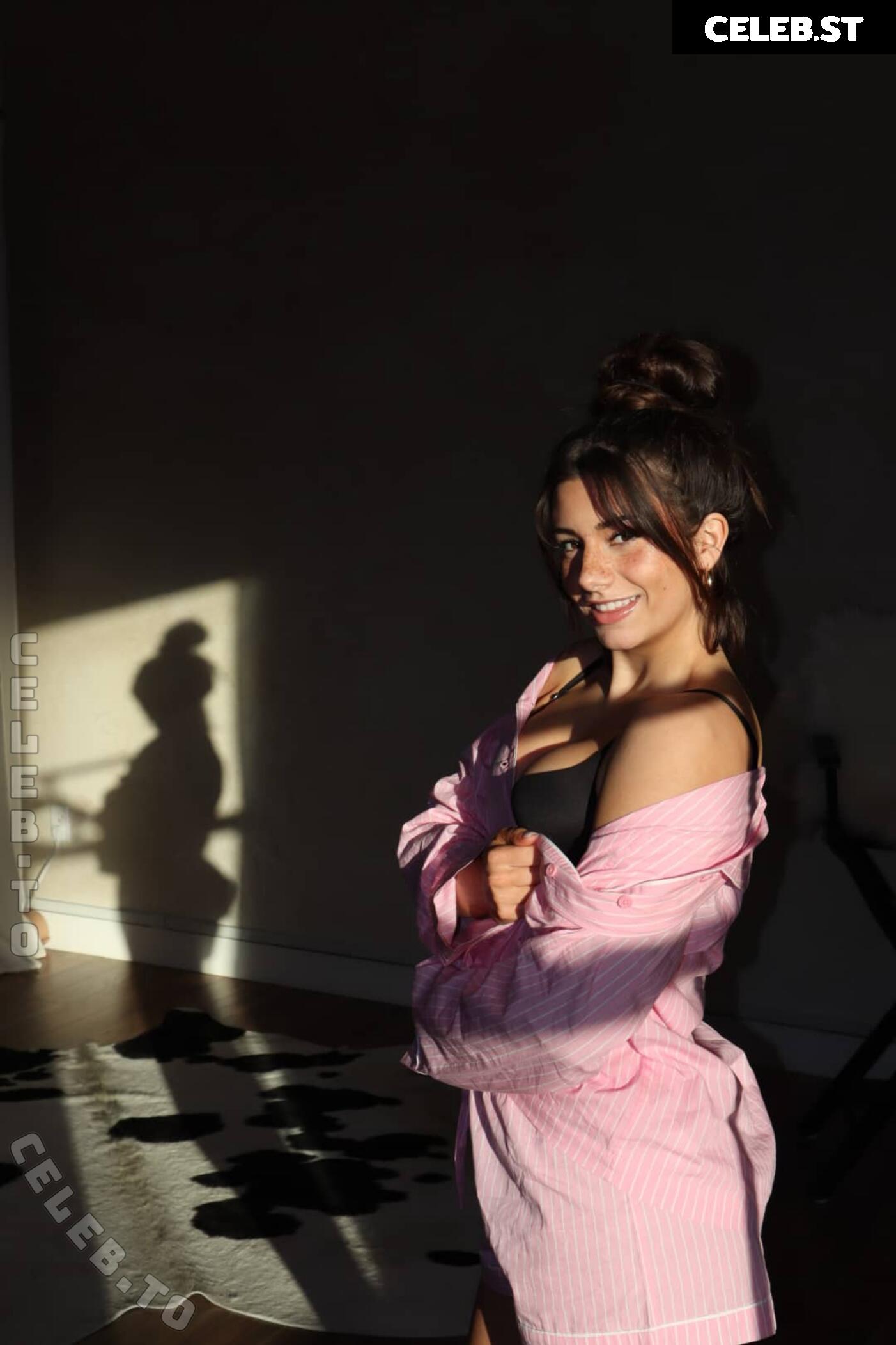 Mikayla Campinos Image 25135507
