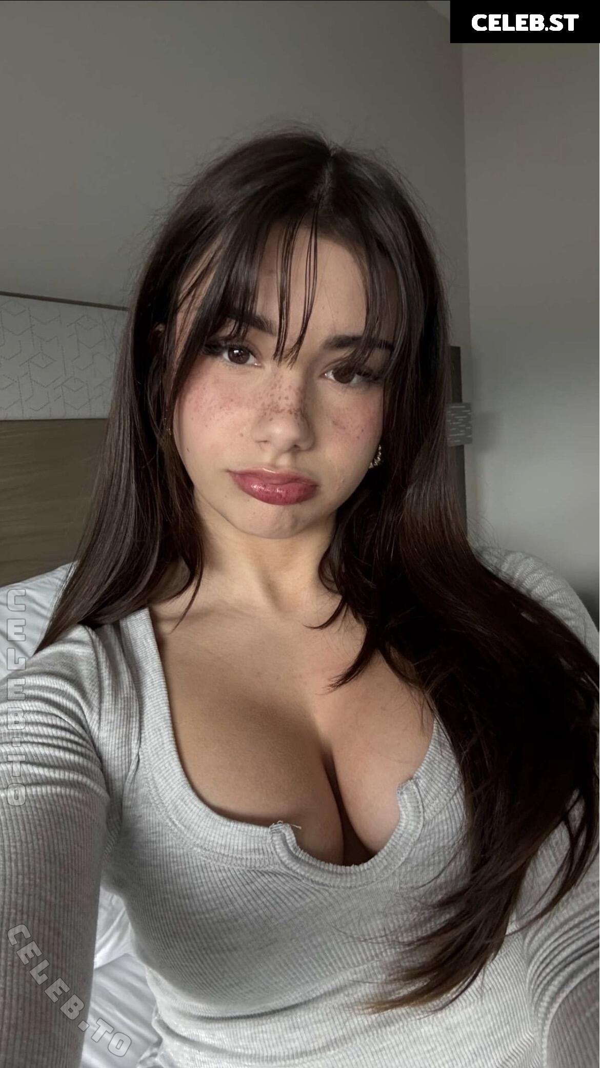 Mikayla Campinos Image 25132407