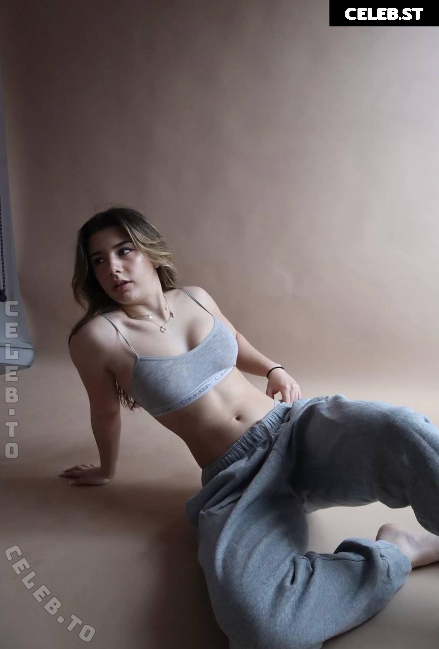 Mikayla Campinos Image 25132079