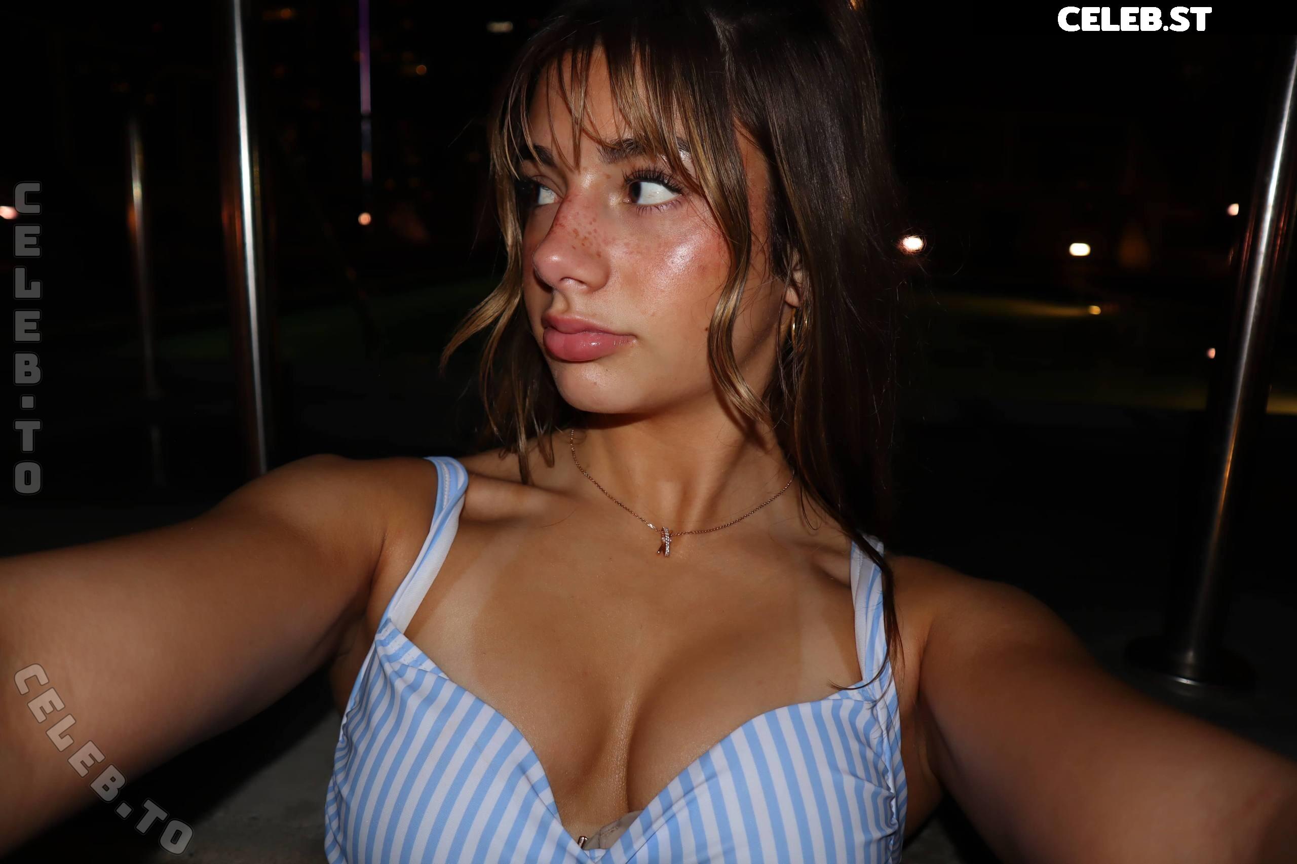Mikayla Campinos Image 25101271