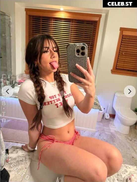 Mikayla Campinos Image 25100537