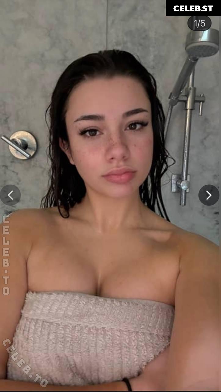 Mikayla Campinos Image 25194271