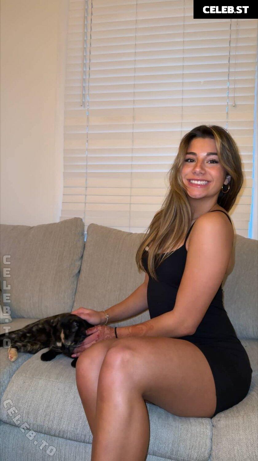 Mikayla Campinos Image 25190568