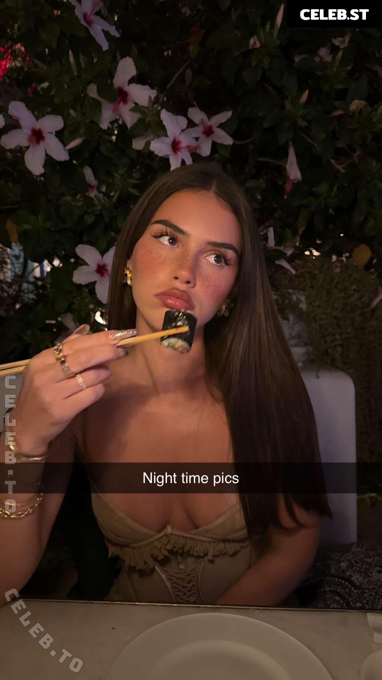 Leah Halton Image 25190261