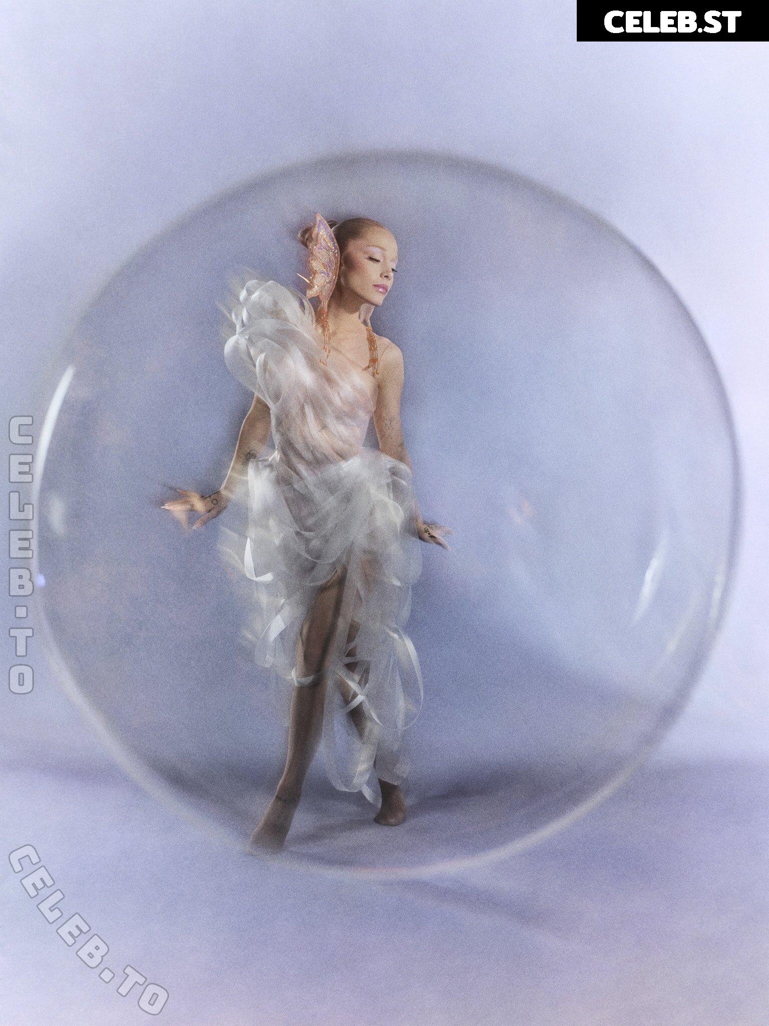 Ariana Grande Image 25192358