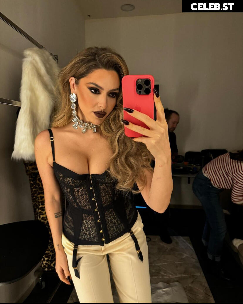 Hadise Image 25182488