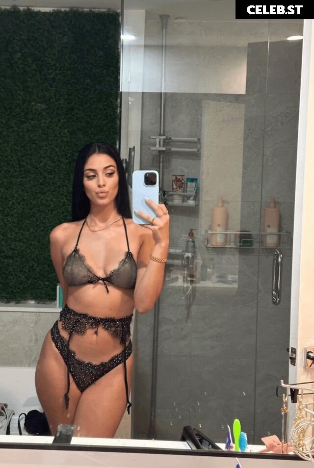 Camilla Araujo Image 25076779