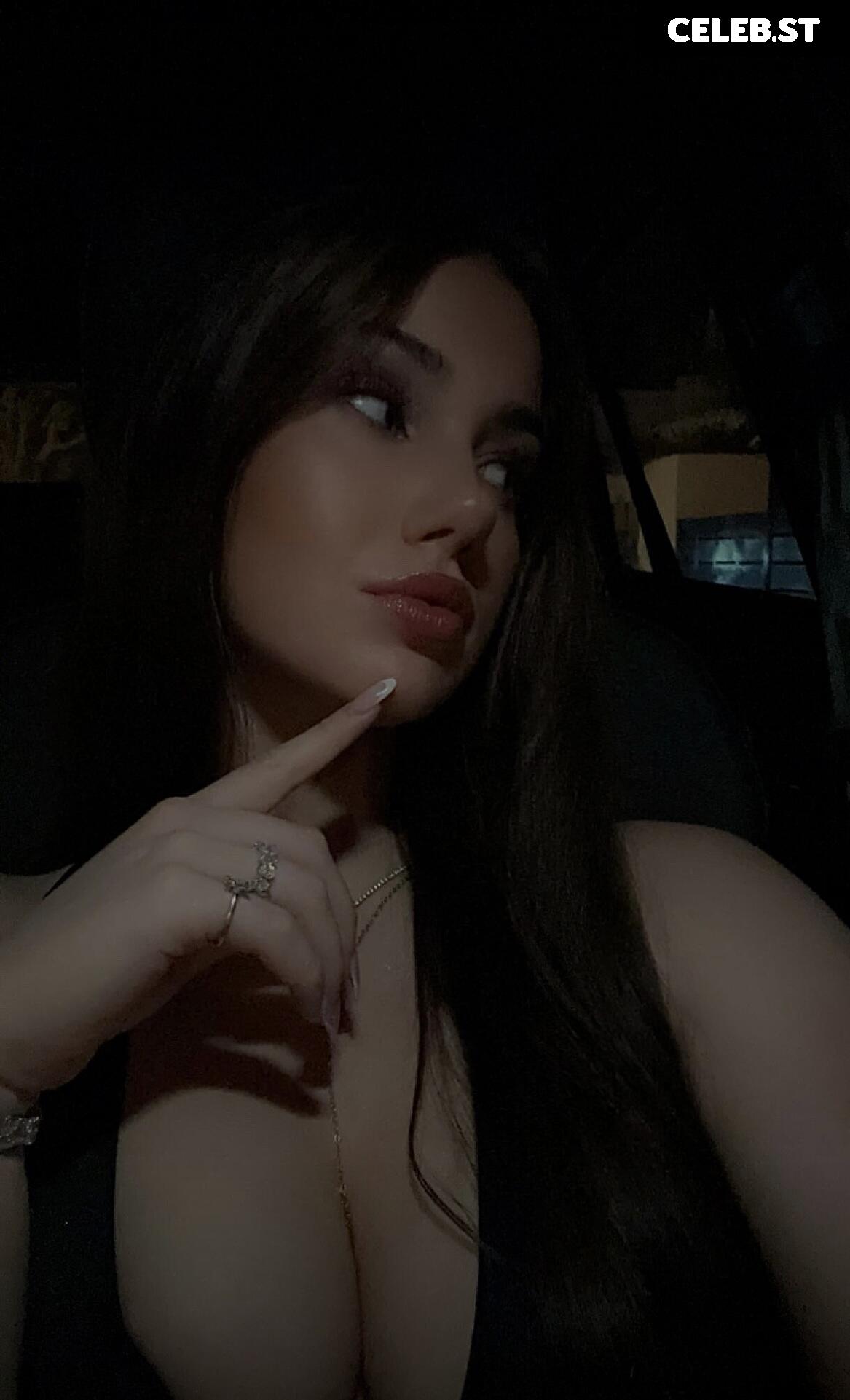 Faye.sxh Image 25076603