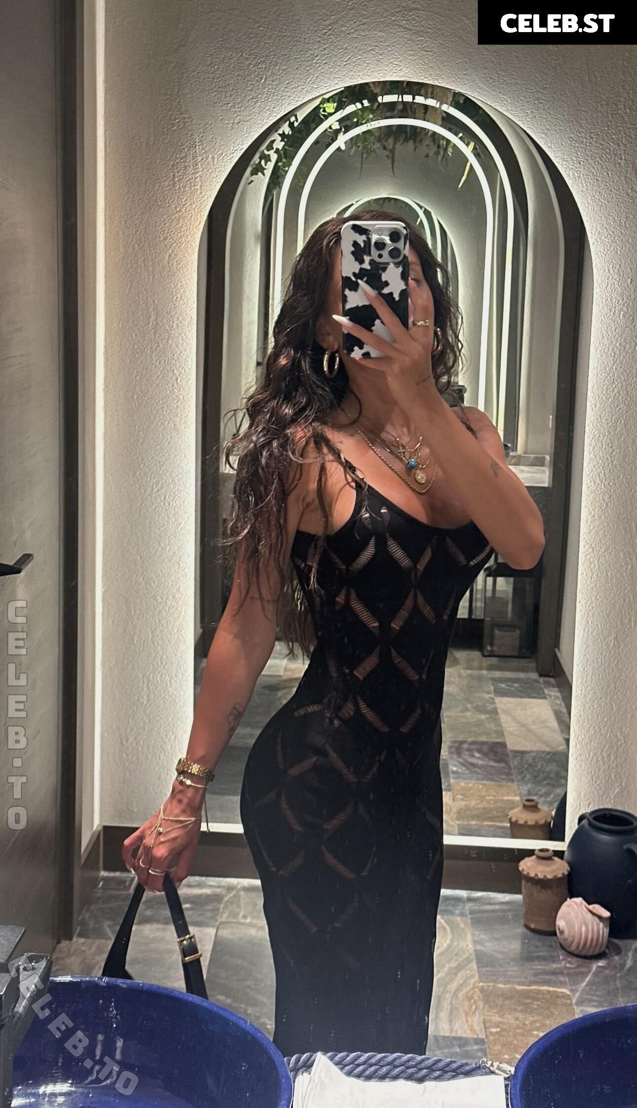 Merve Özkan Image 25079542