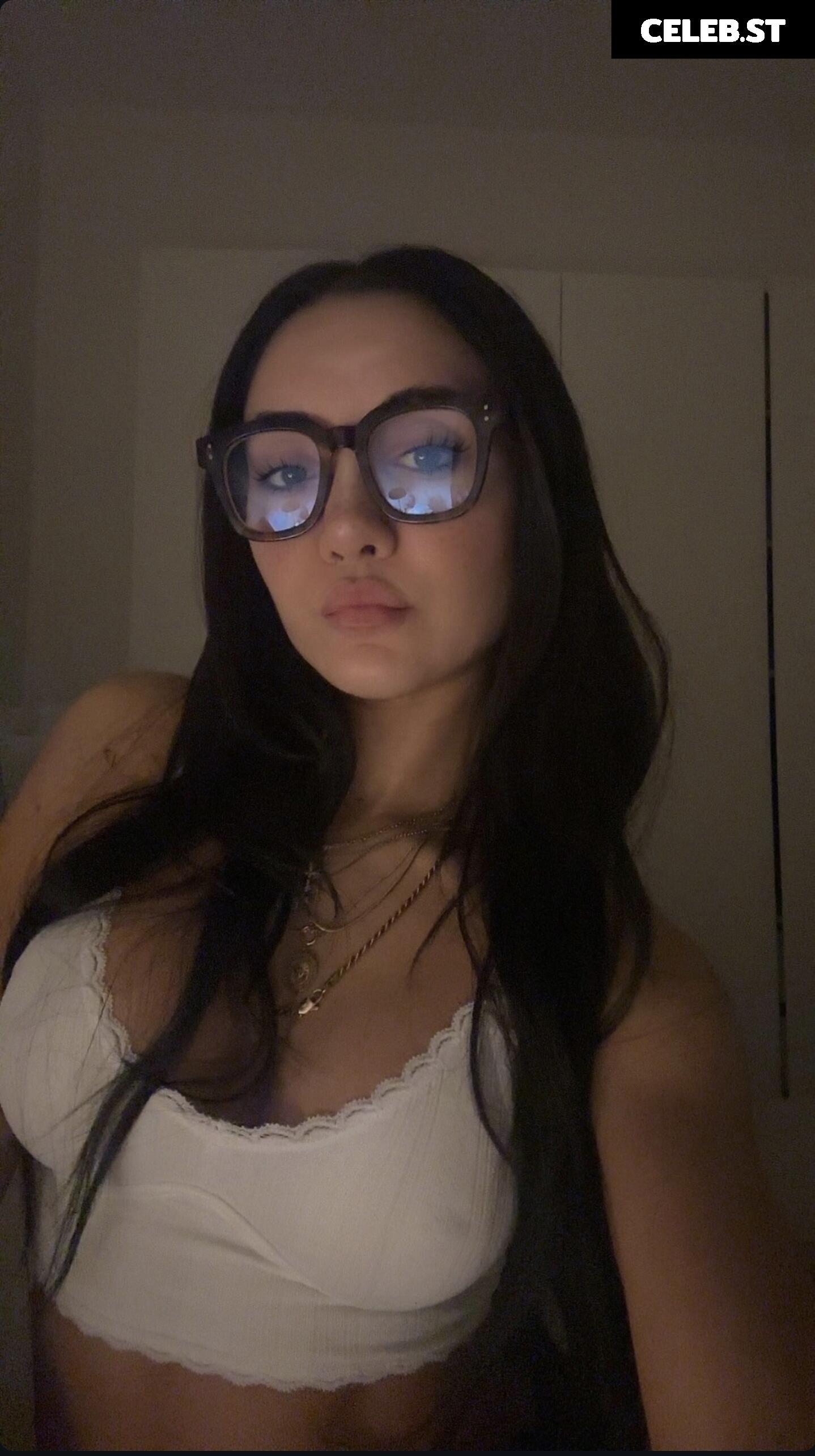 Merve Özkan Image 25079482