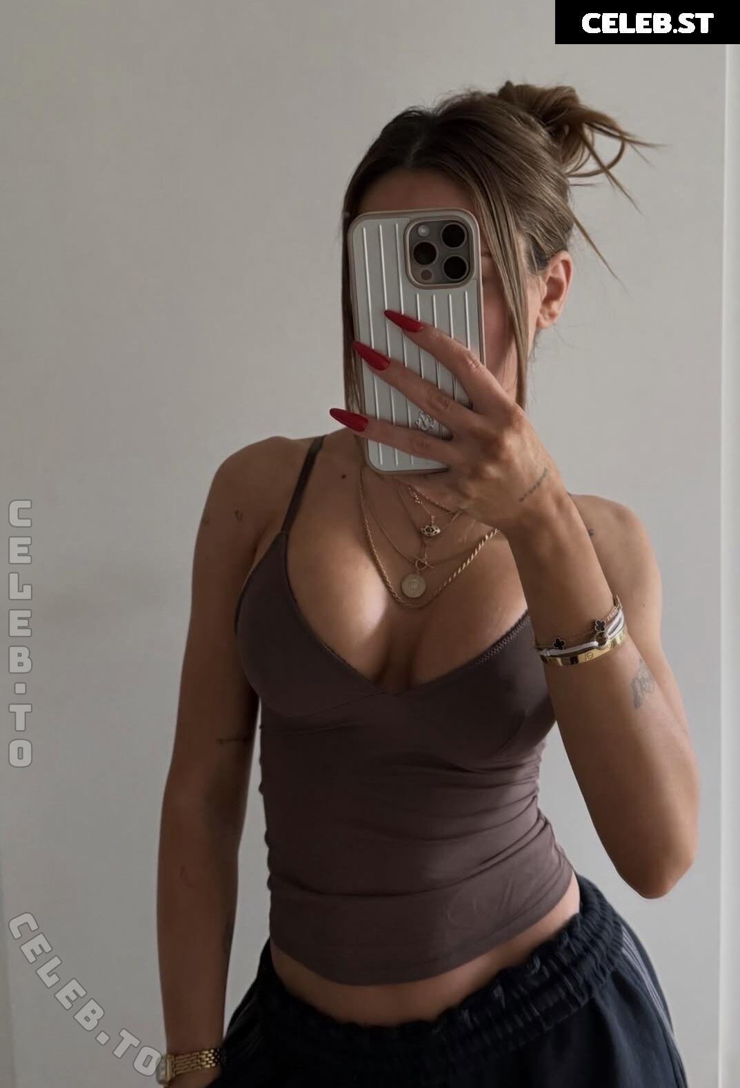 Merve Özkan Image 25092621