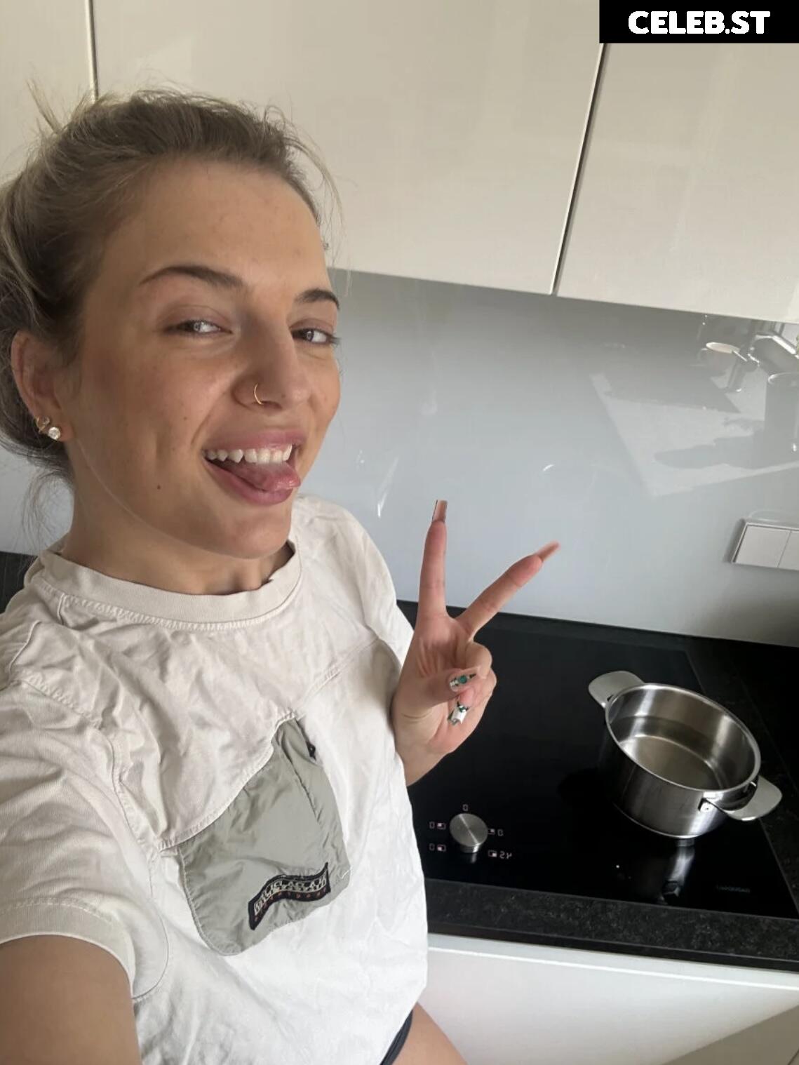 LexyGold Image 2694509