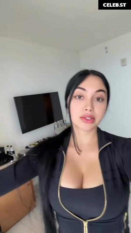 Jailyne Ojeda Image 26945052