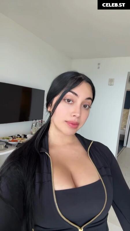 Jailyne Ojeda Image 26945057