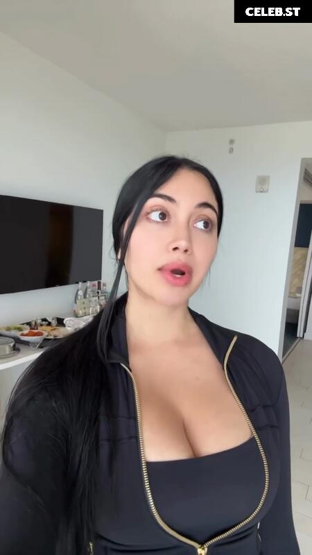 Jailyne Ojeda Image 26945055