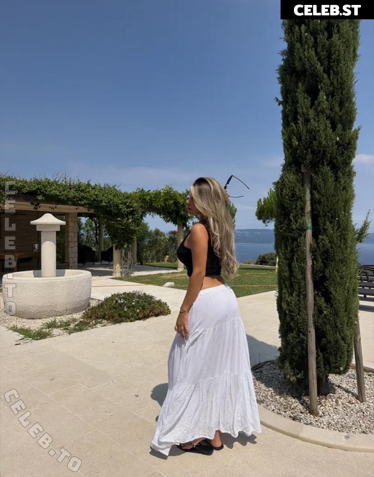 Almira Azemi Image 26942773