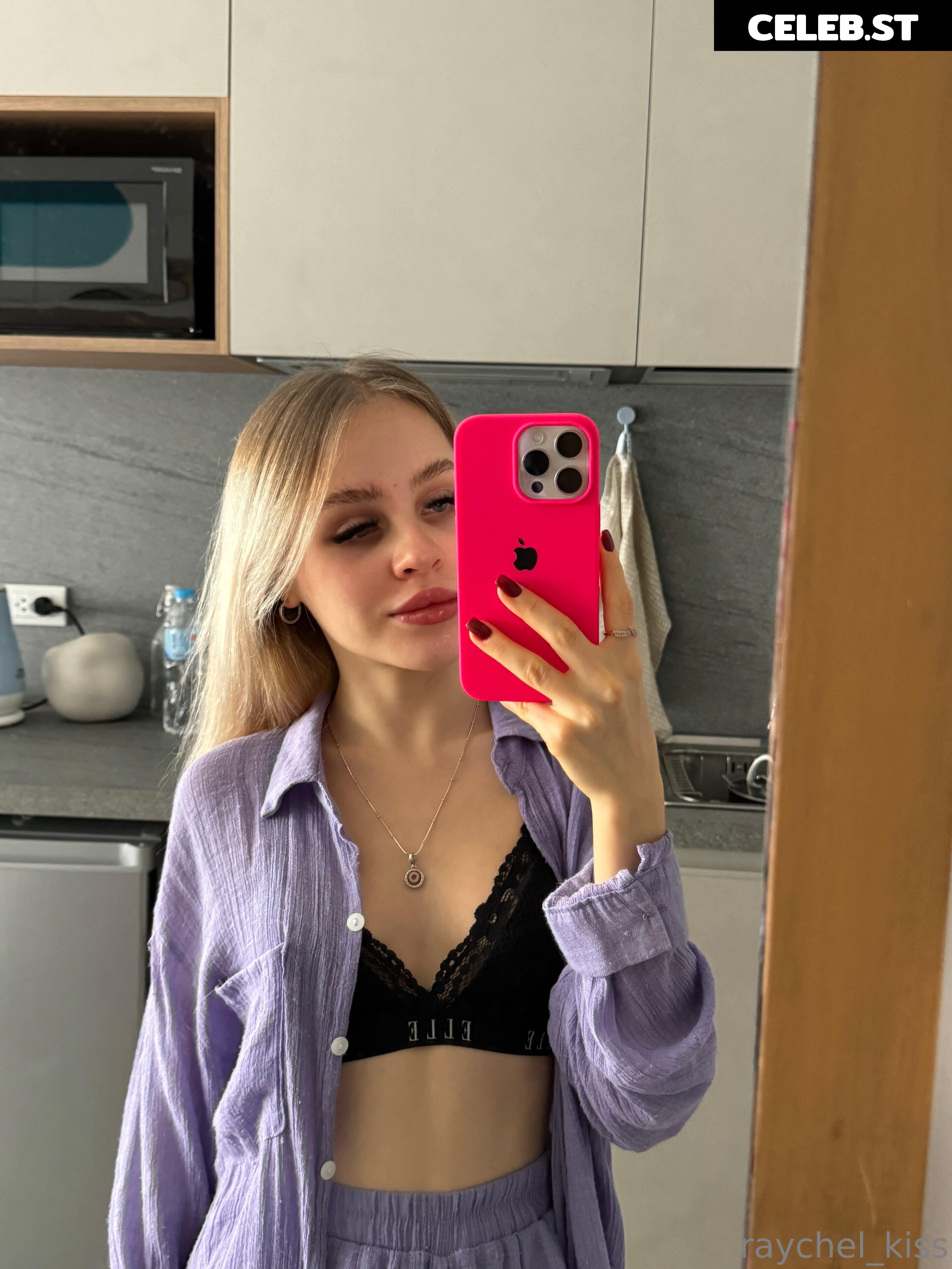 Raychel Kiss Image 269932