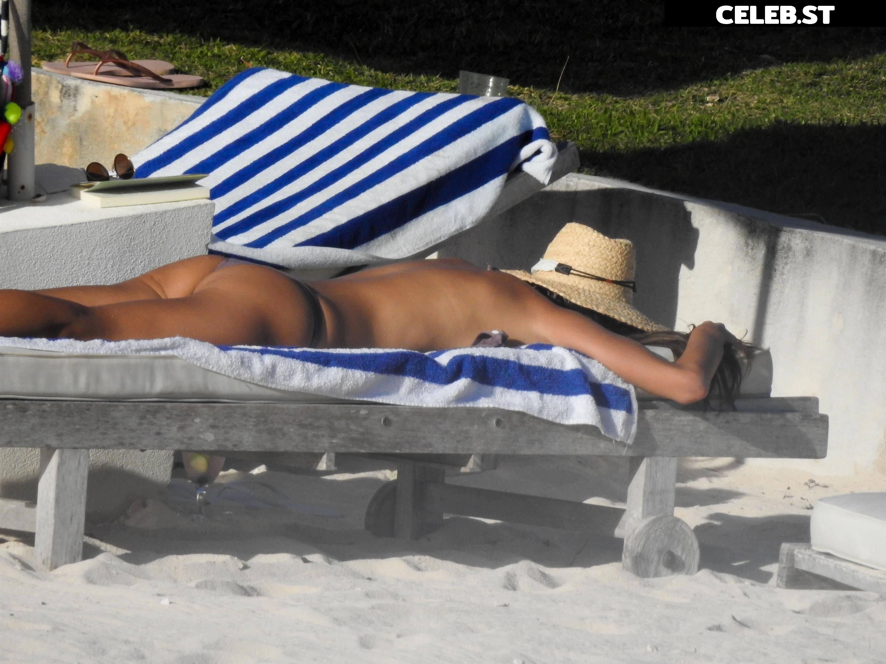 Alessandra Ambrosio Image 2687345