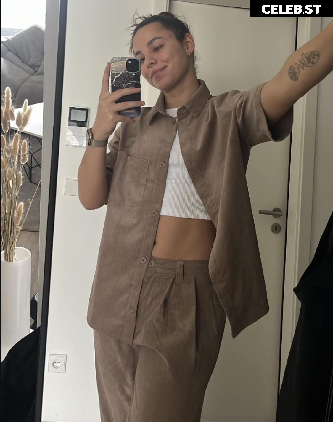 Lena Oberdorf Image 2689243