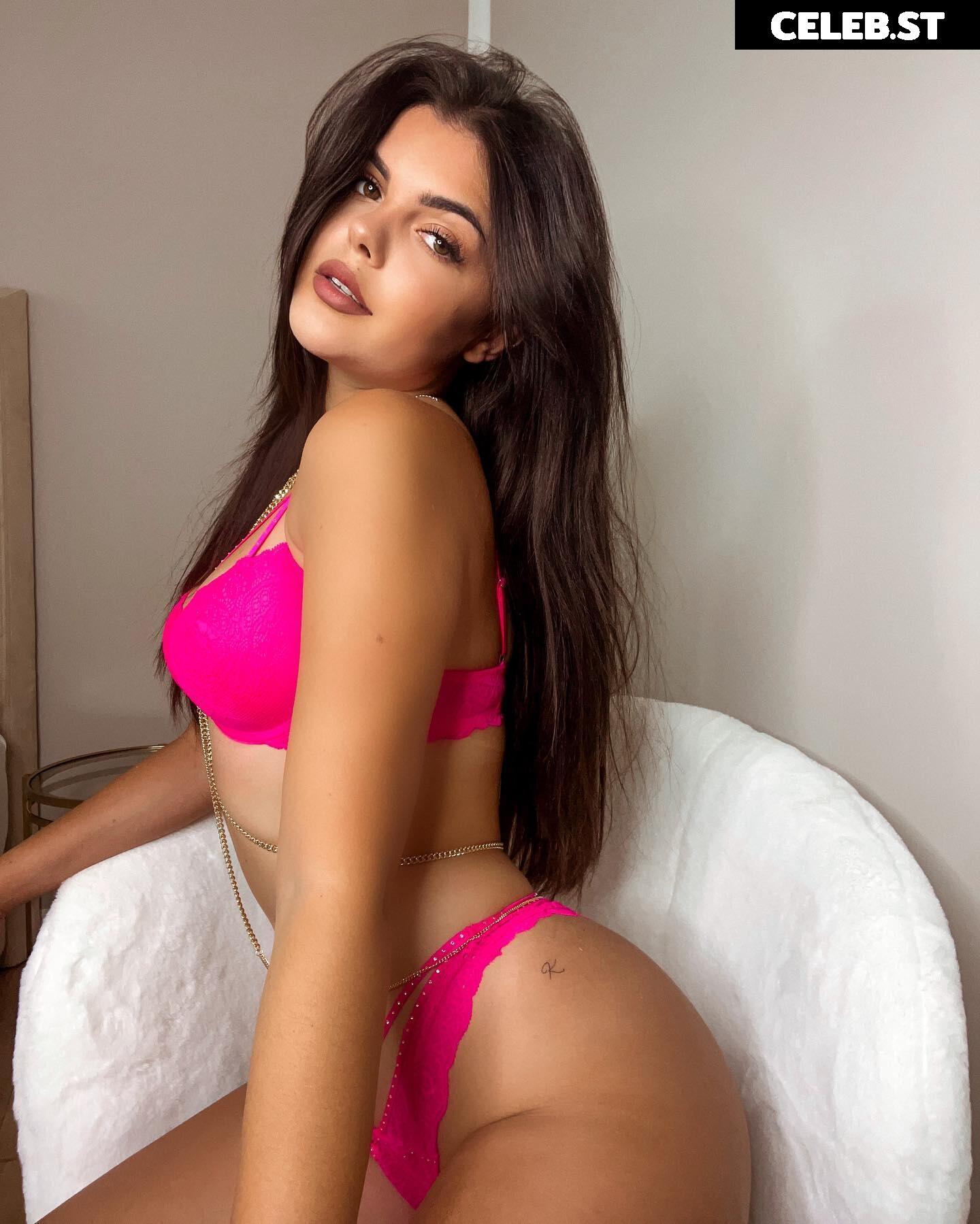 Lara Winter Image 2677492