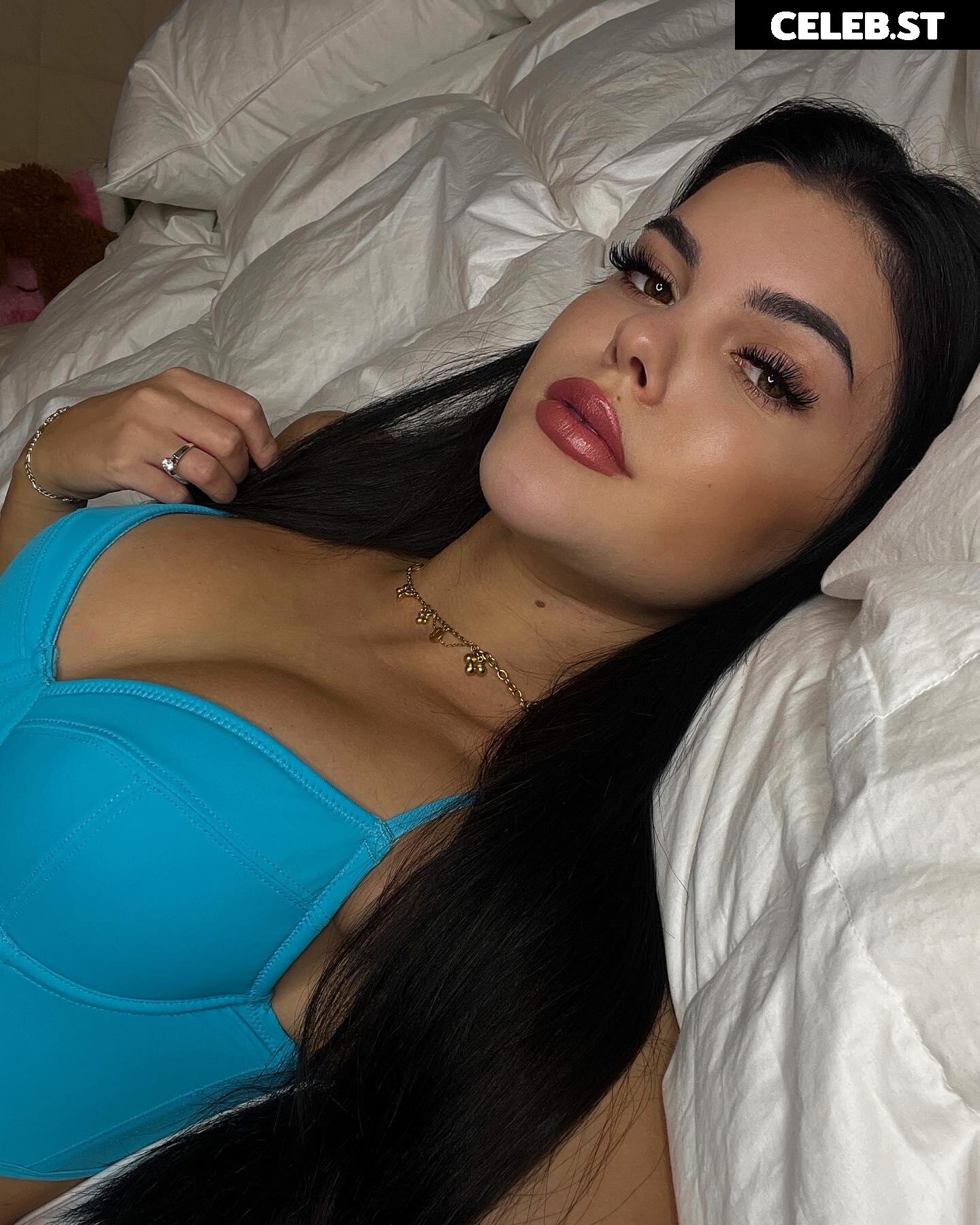 Lara Winter Image 2677485