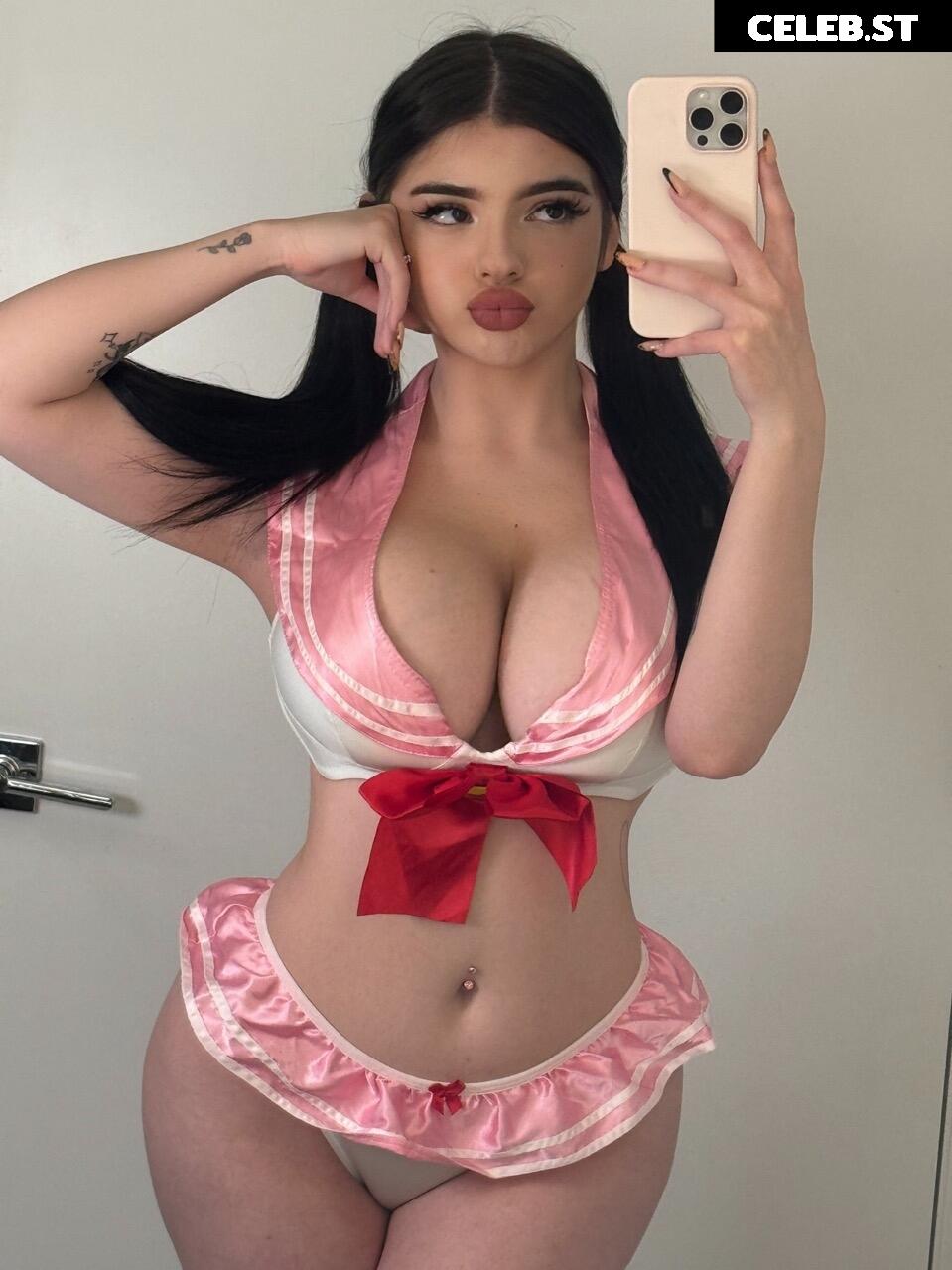 Alina Violet Image 267380