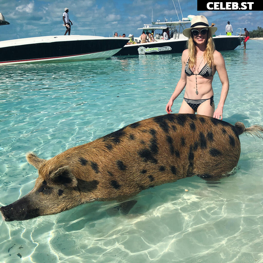 Caity Lotz Image 2664997