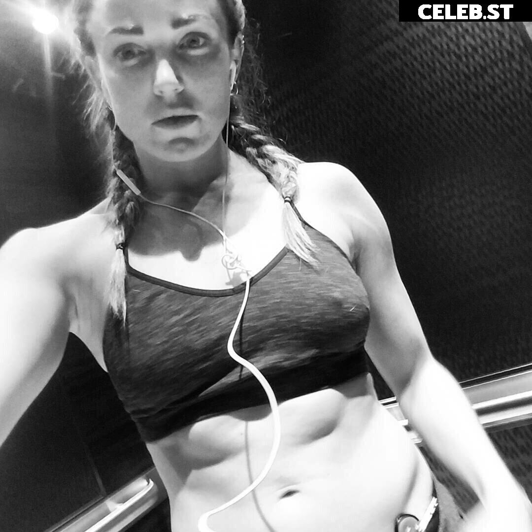 Caity Lotz Image 2664988