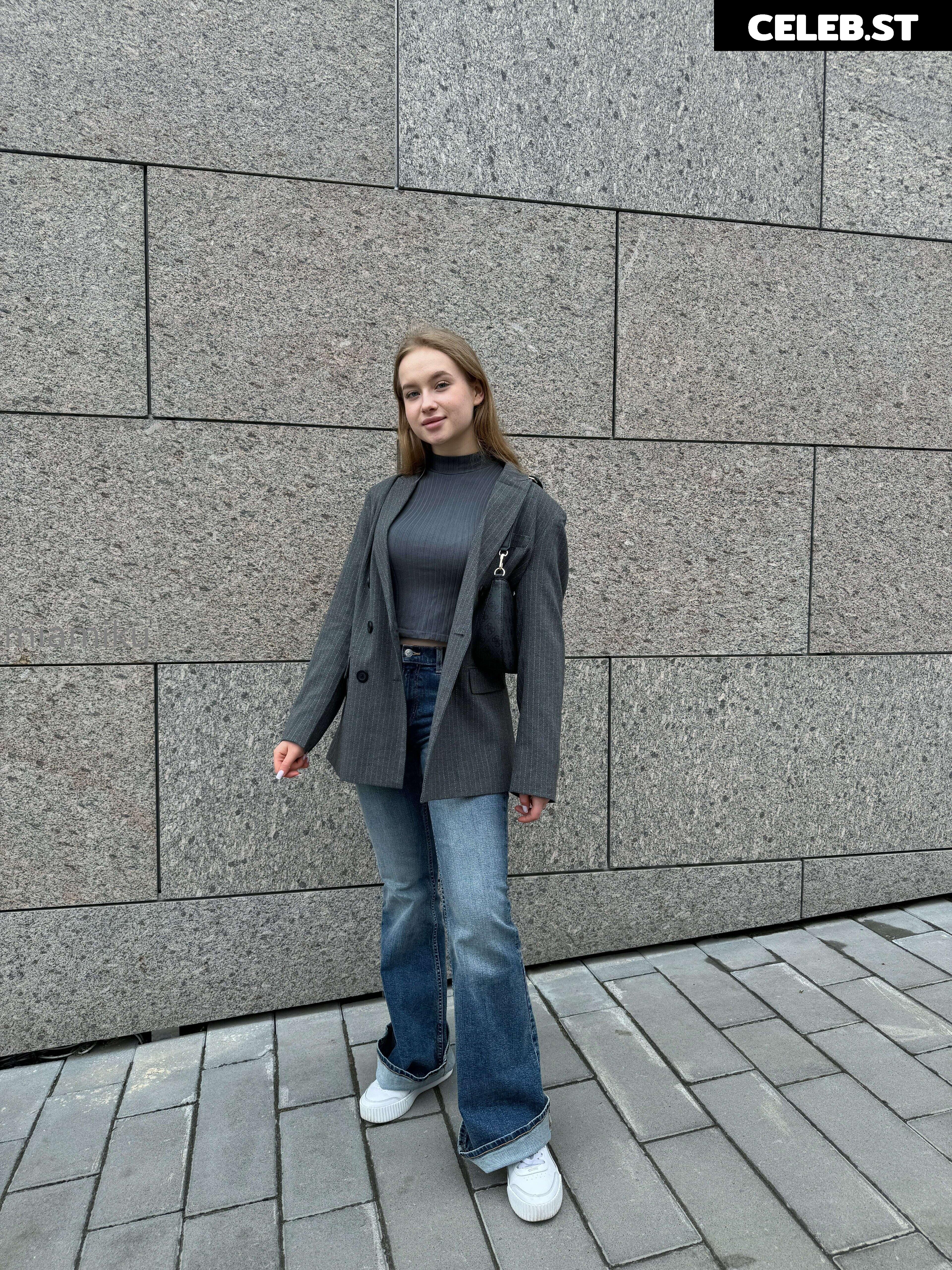 Mia Miku Image 2661331