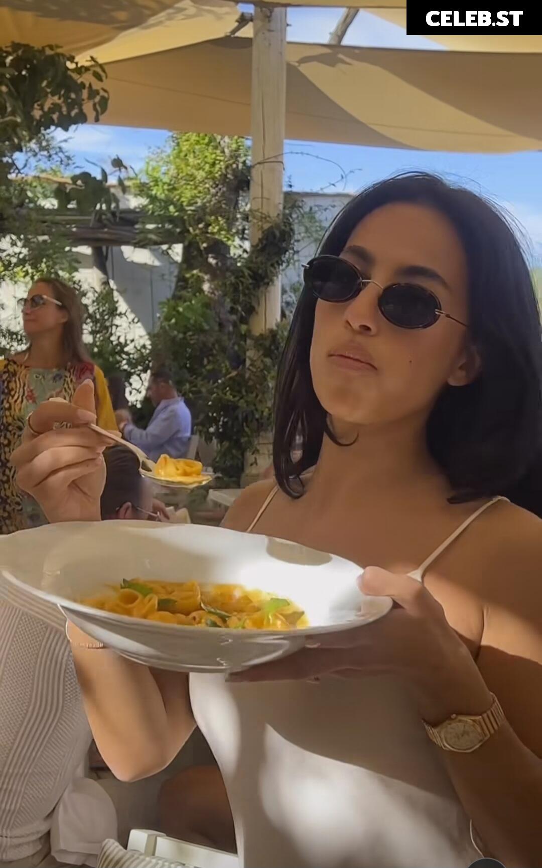 Gizem Emre Image 2663856