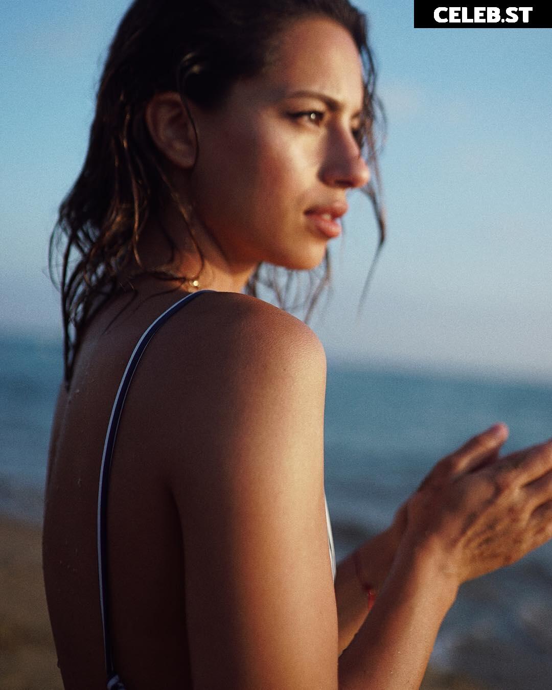 Gizem Emre Image 2663556