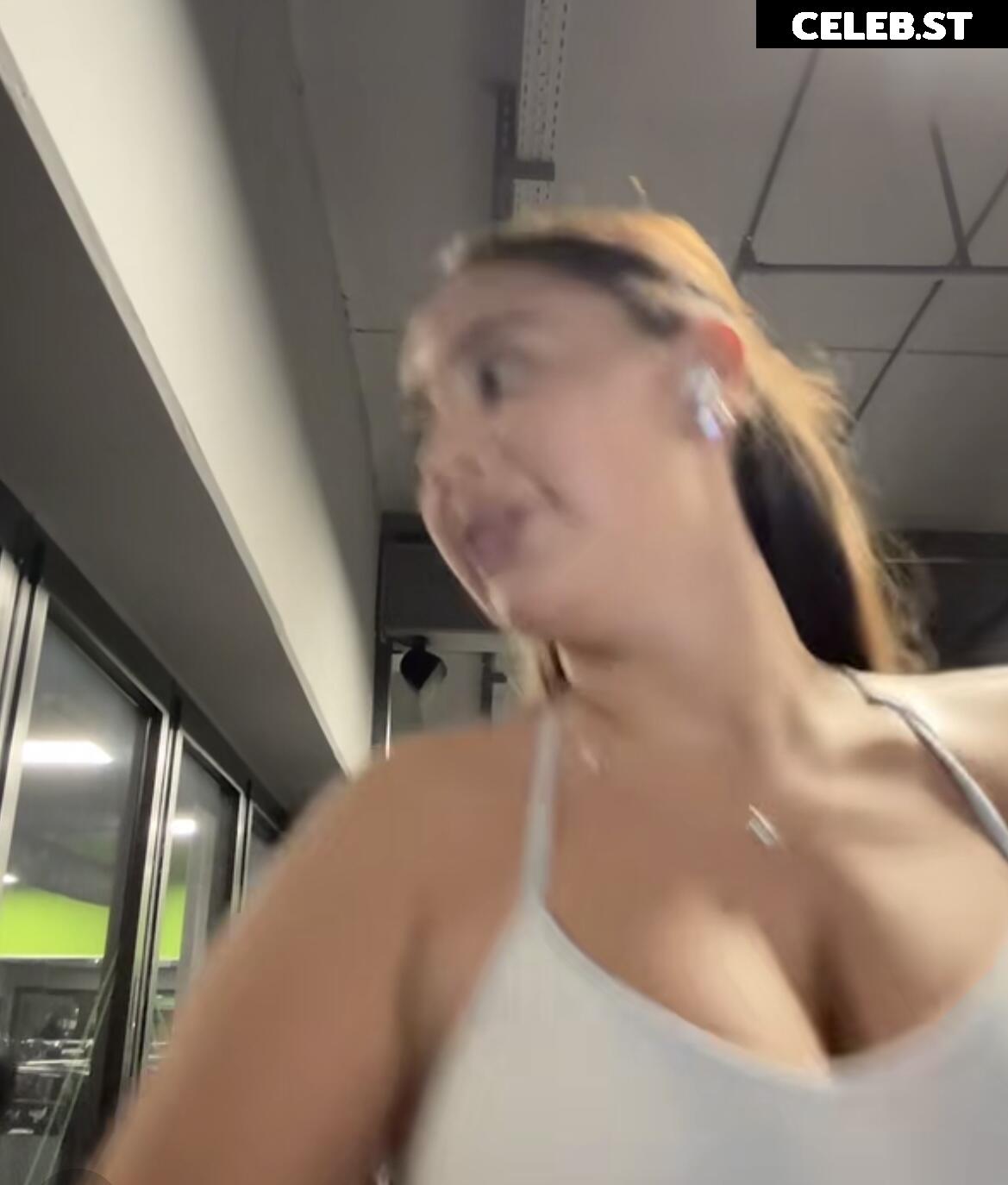 selinkitmir Image 2669794