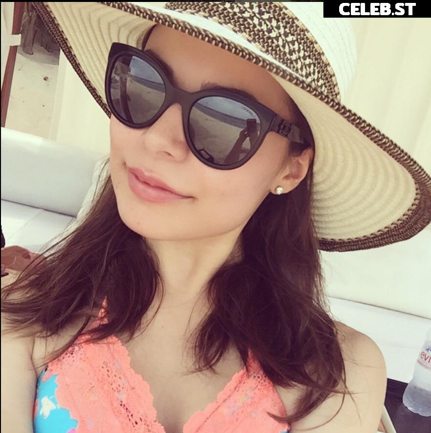 Miranda Cosgrove Image 2656220