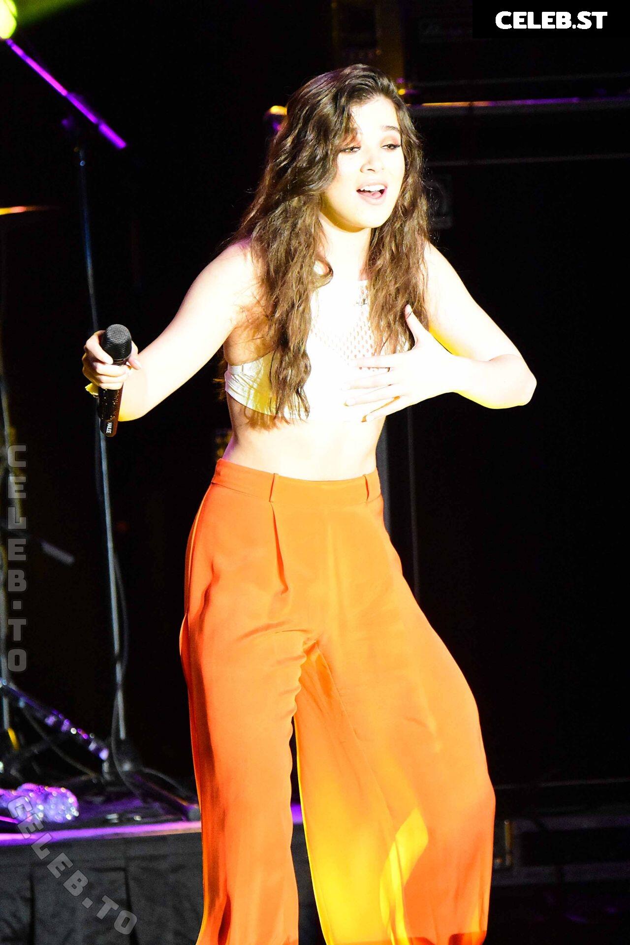 Hailee Steinfeld Image 26545136
