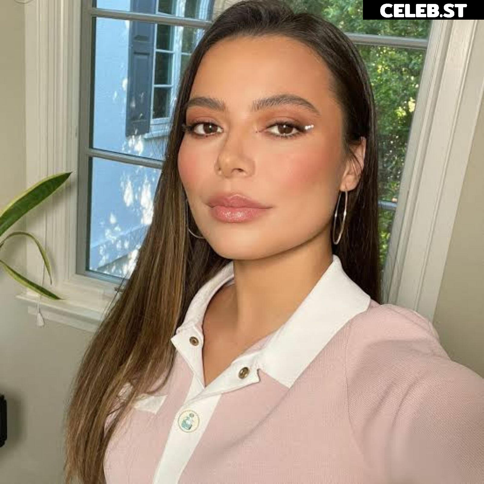 Miranda Cosgrove Image 2654690