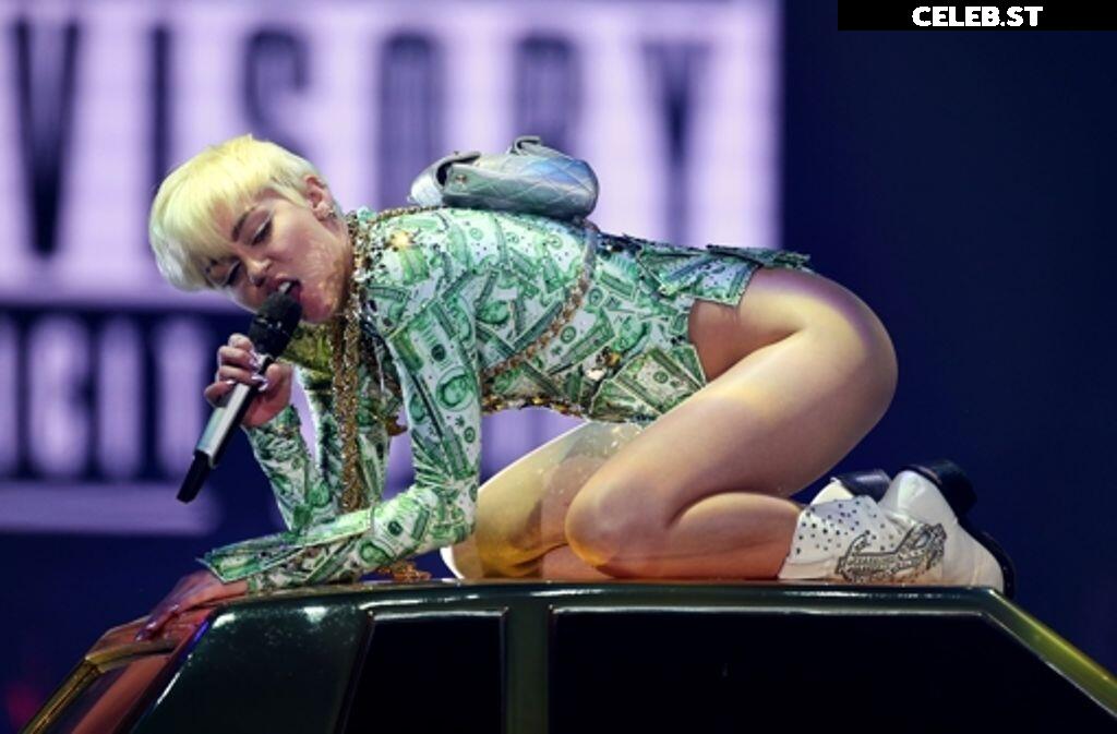 Miley Cyrus Image 26546217