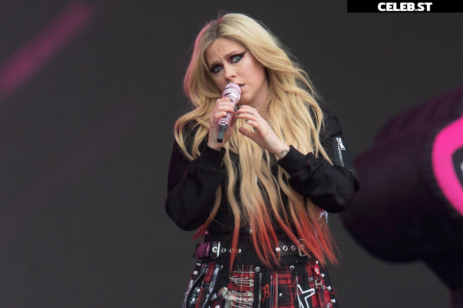 Avril Lavigne Image 2652452